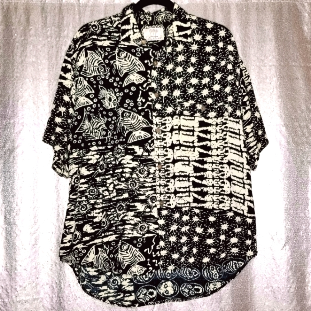 Millano EUC M batik fish short-sleeved button-down shirt 🐠